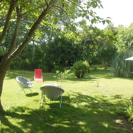 Maison Dans Un Ecrin De Verdure Au Pied De La Dom wakacyjny Auch