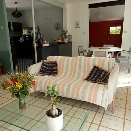 Vakantiehuis Maison Dans Un Ecrin De Verdure Au Pied De La